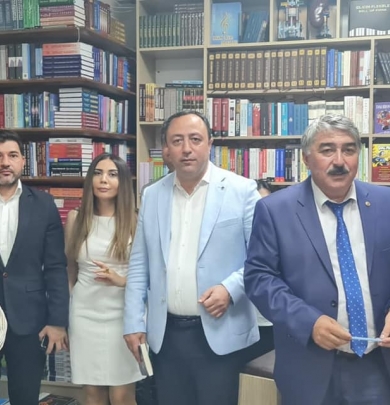 AY Partiya Başqanı Anar Əsədli Ayaz Arabaçının kitabının təqdimatında