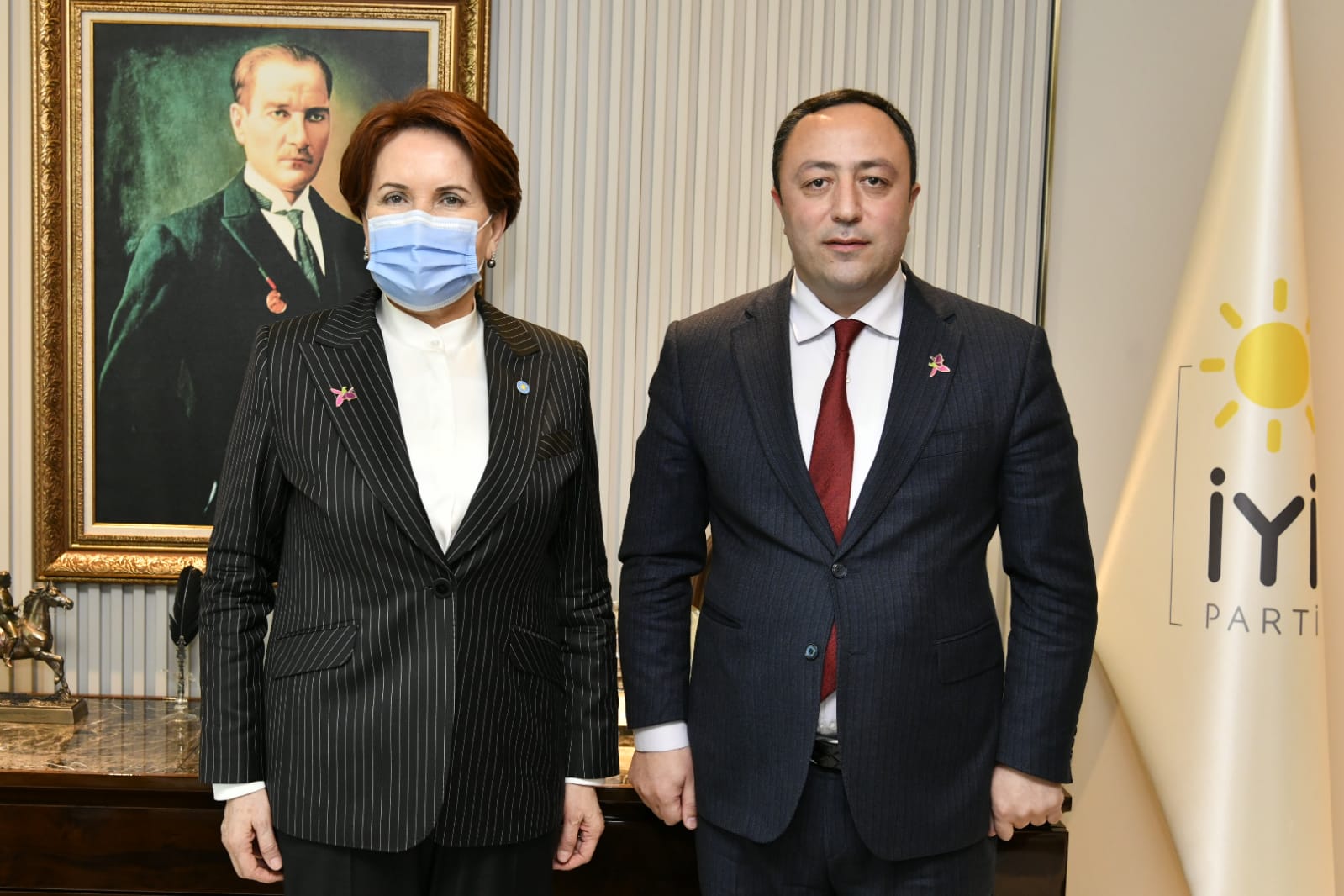 AY Partiya Başqanı Anar Əsədli İYİ Parti Başqanı Meral Akşenerlə görüşdü