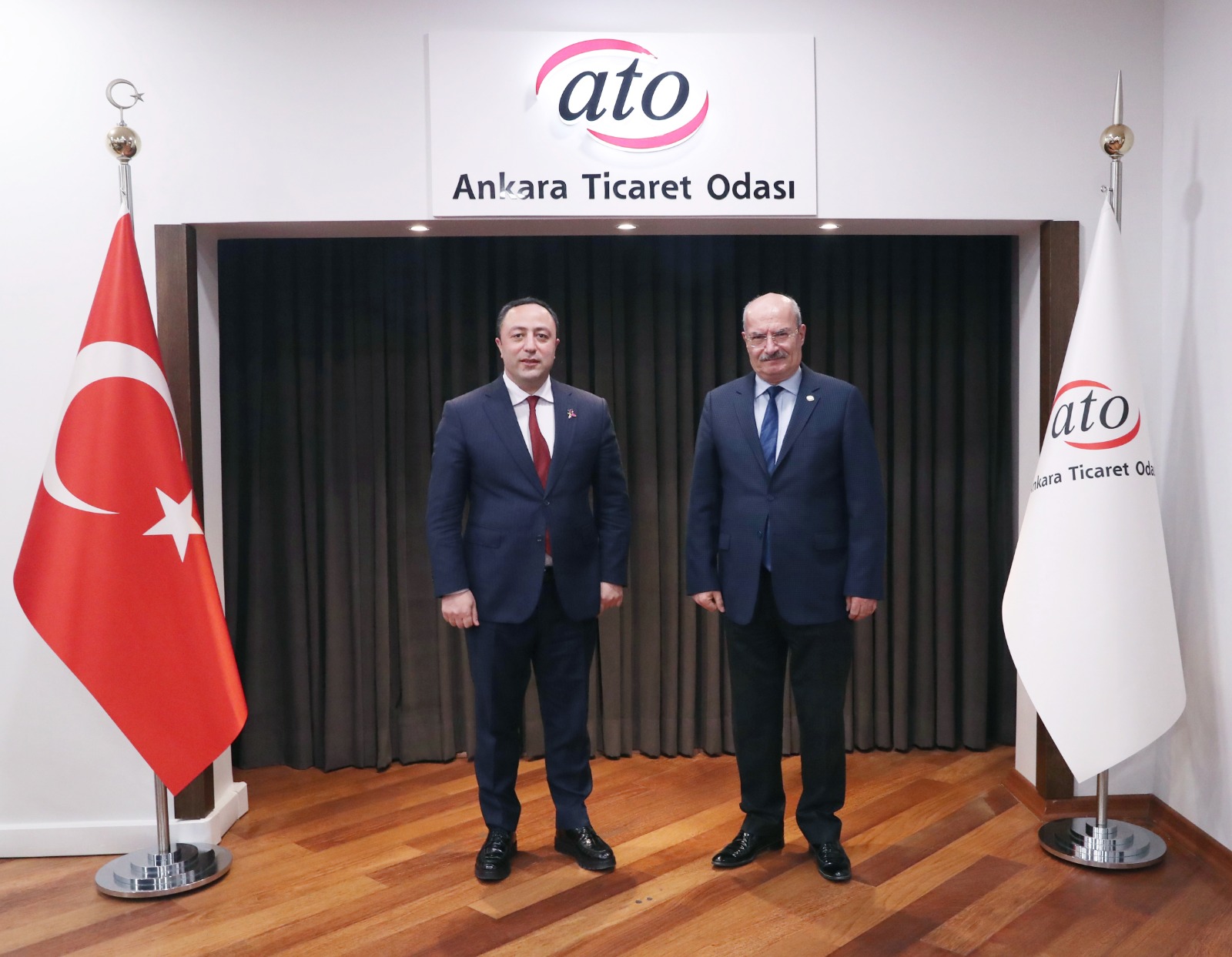 AY Partiya Başqanı Ankara Ticarət Odası Başqanı ilə görüşüb