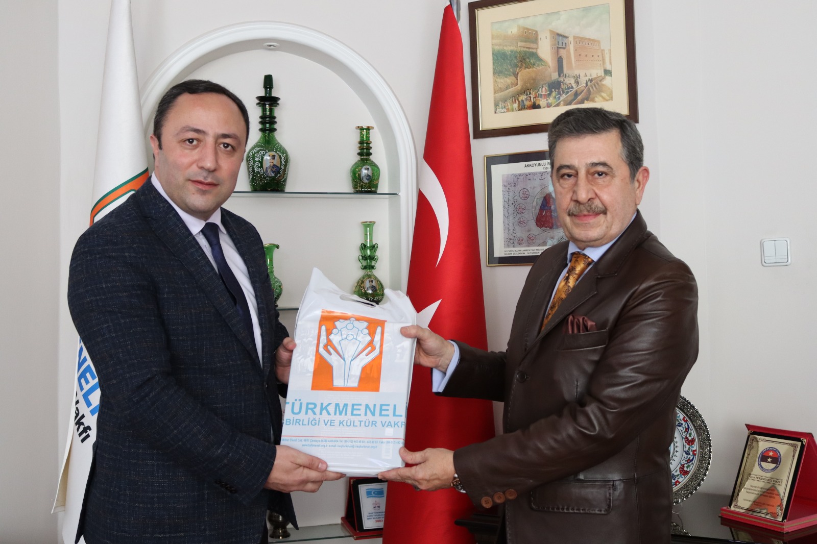 AY Partiya Başqanı  Türkməneli Əməkdaşlıq və Mədəniyyət Fondunun  Başqanı ilə görüşüb