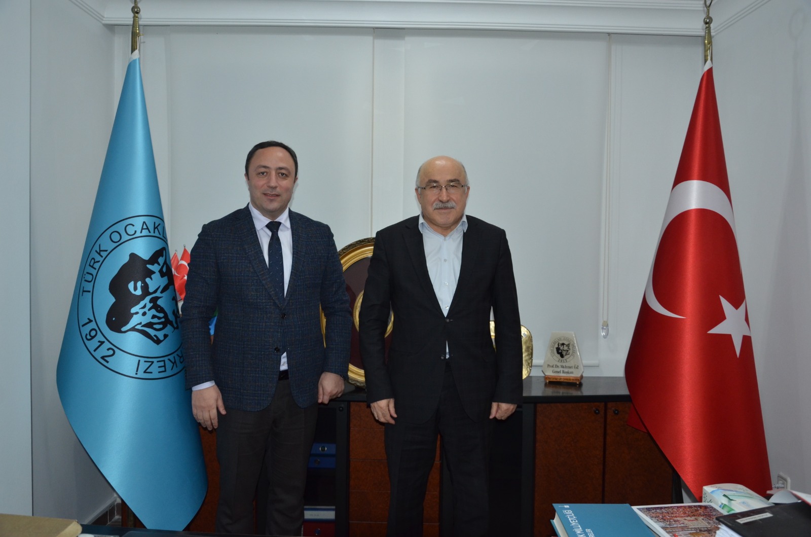AY Partiyasının Başqanı Ankarada Türk Ocaqları Başqanı ilə bir araya gəldi 