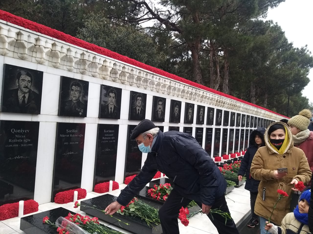 Azərbaycan Yüksəliş Partiyasının Şəhidlər xiyabanına ziyarəti